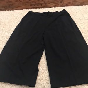 Women’s plus size capris